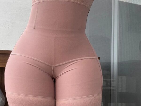 Curves with curvy-faja